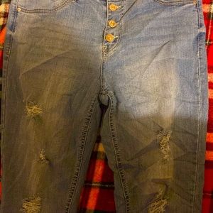 Wallflower size 13 Junior high rise jean